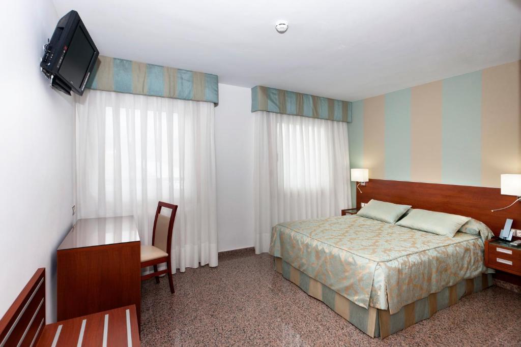 Hotel Marivella Calatayud Oda fotoğraf