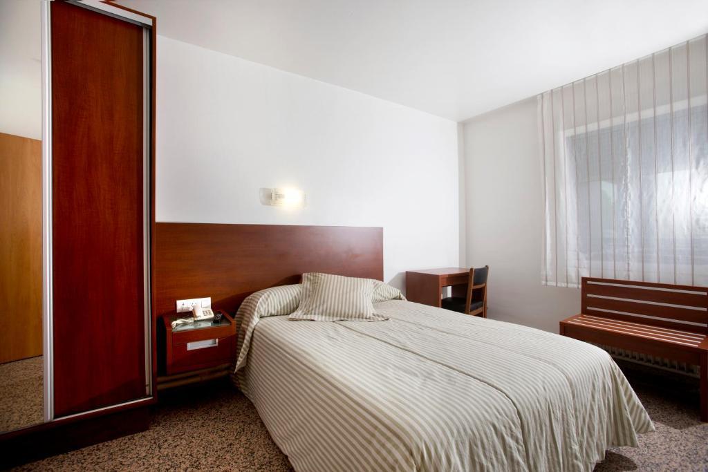 Hotel Marivella Calatayud Oda fotoğraf