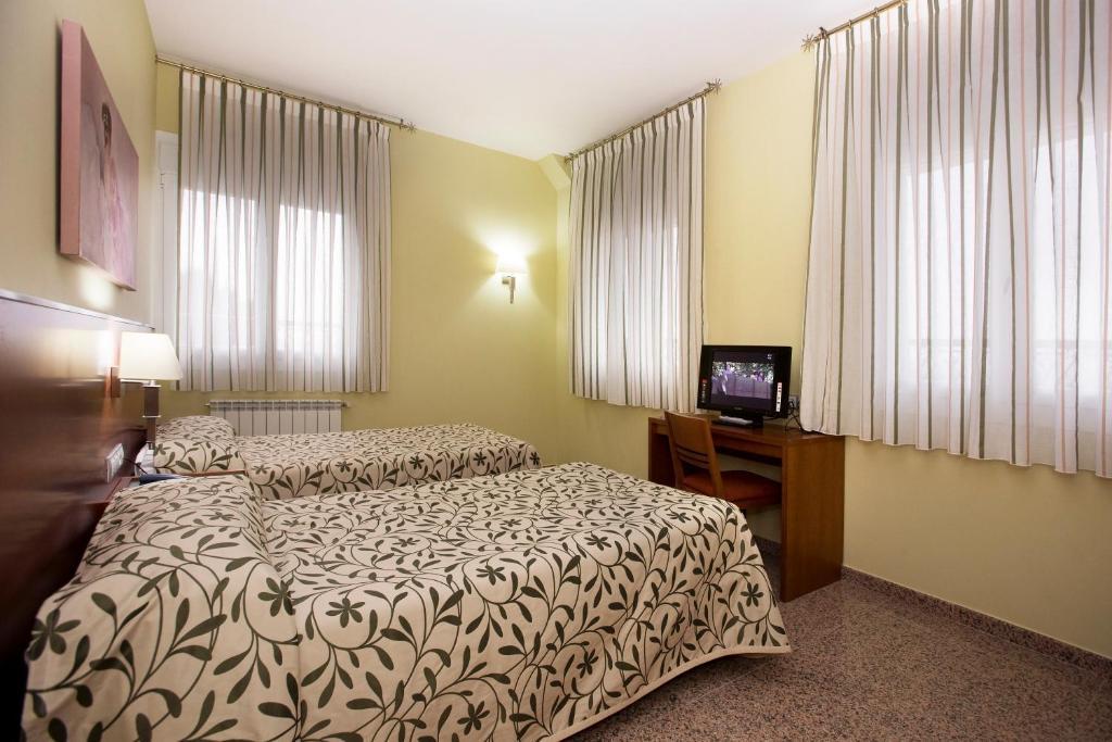 Hotel Marivella Calatayud Oda fotoğraf